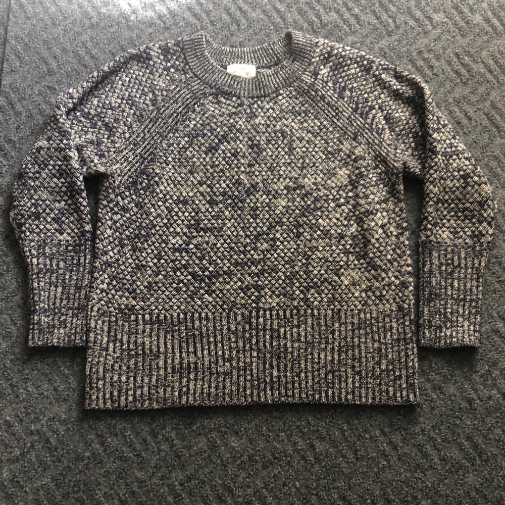 Universal Thread Blue and Gray Crew Neck Sweater